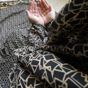 Namaz Chaddar in Anthurium Black with Square Print