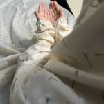 Namaz Chaddar in Snowdrop Beige with Flower Print
