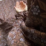 Namaz Chaddar in Sakura Maroon with Flowers Printed